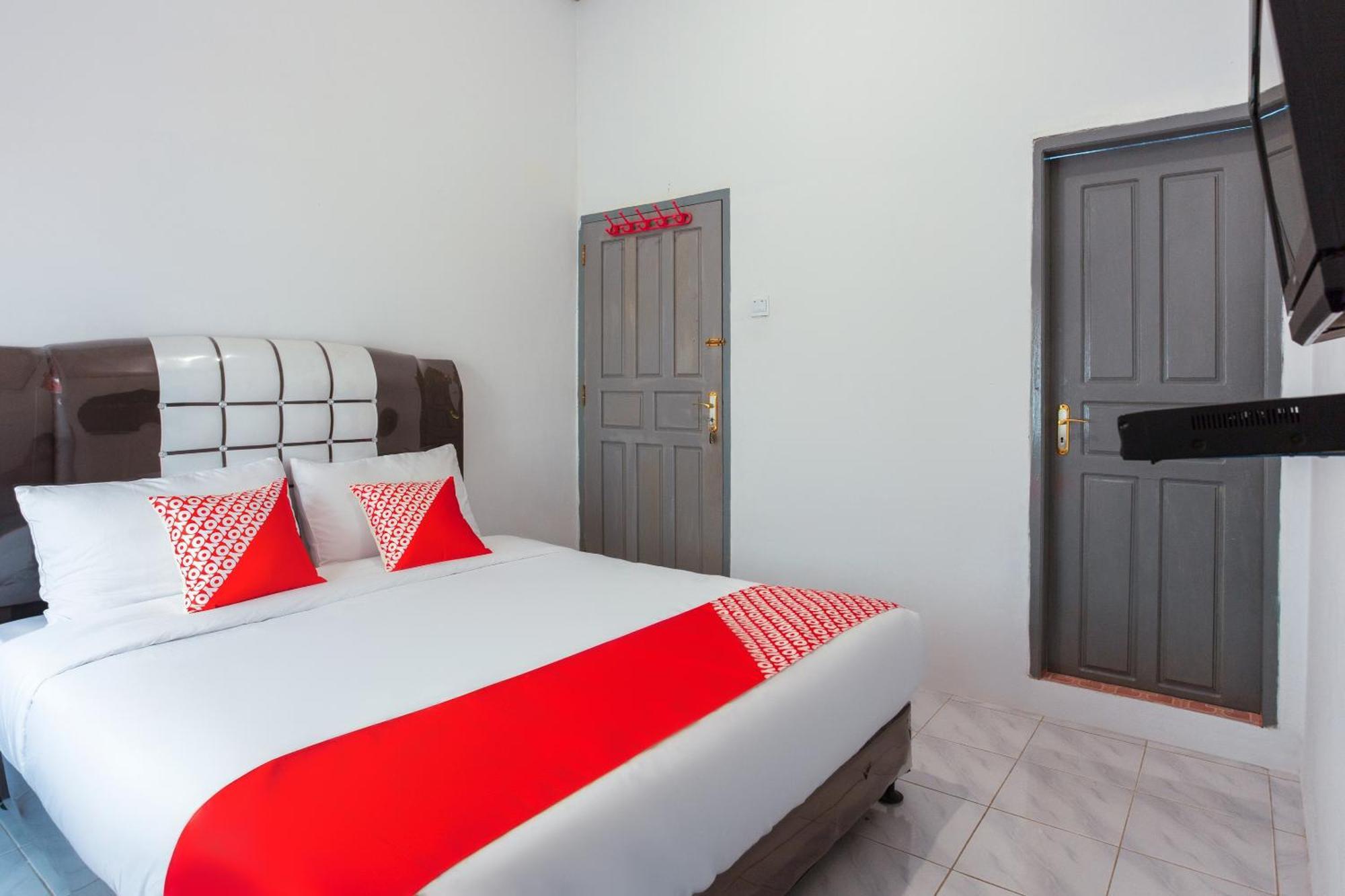 Oyo 2903 Putri Residence Syariah Bukittinggi Exterior photo